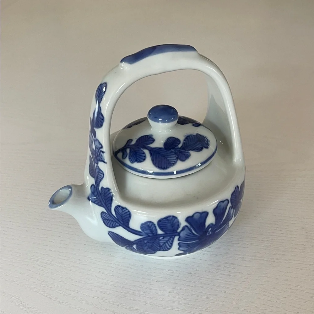 Chinese Porcelain Teapot, Blue and White Florals